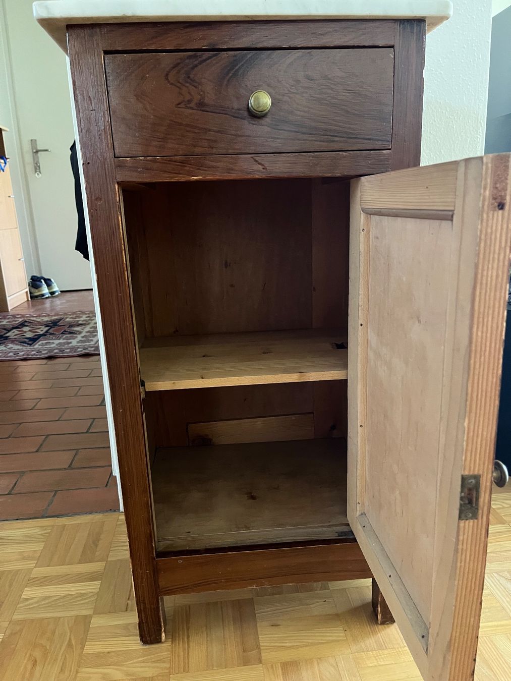 Comodini: Grossmutters Nachttischschrank – Usato da Meilen venduto da Mofline 3