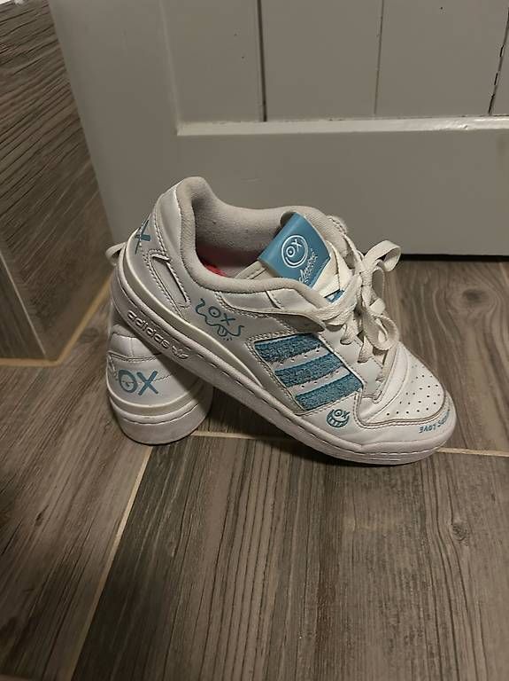 Chaussures femmes: Baskets adidas taille 36.5 – D'occasion à Curtilles par cat_vs66 1