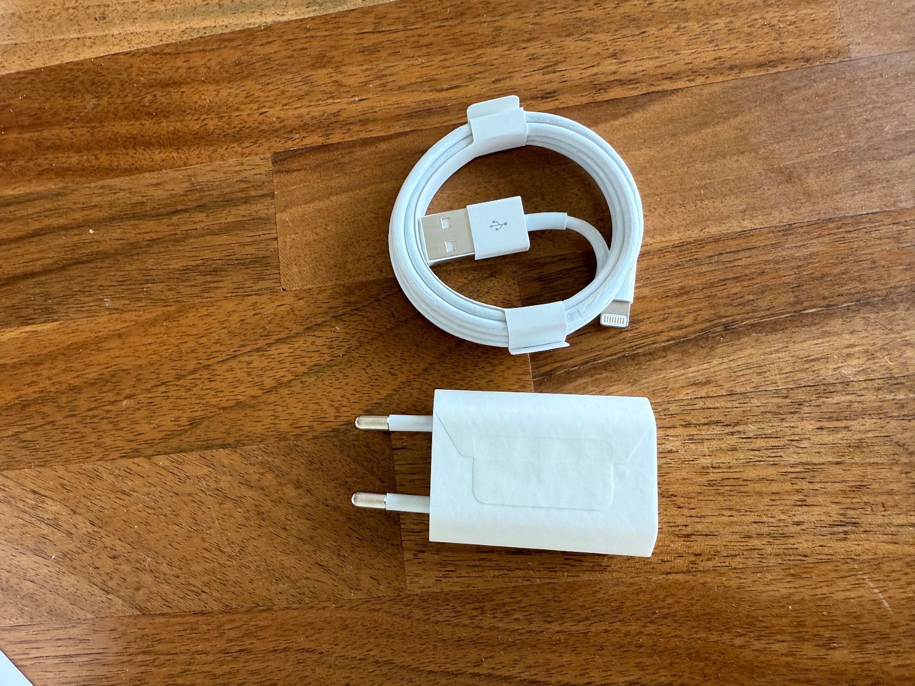 Apple Cavi: Apple iPhone Power Adapter und Ladekabel - NEU – Nuovo (secondo la descrizione) da Baar venduto da s-nadine