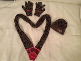 Mütze & Schal & Handschuhe, Gr. S