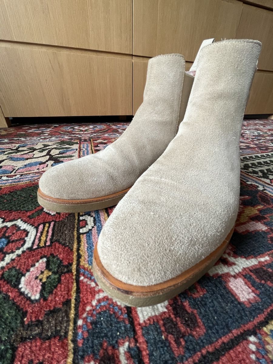 Scarpe da uomo: Bottines Chelsea Common Projects daim beige taille 41 – Usato da Blonay venduto da angelmaria.11 2