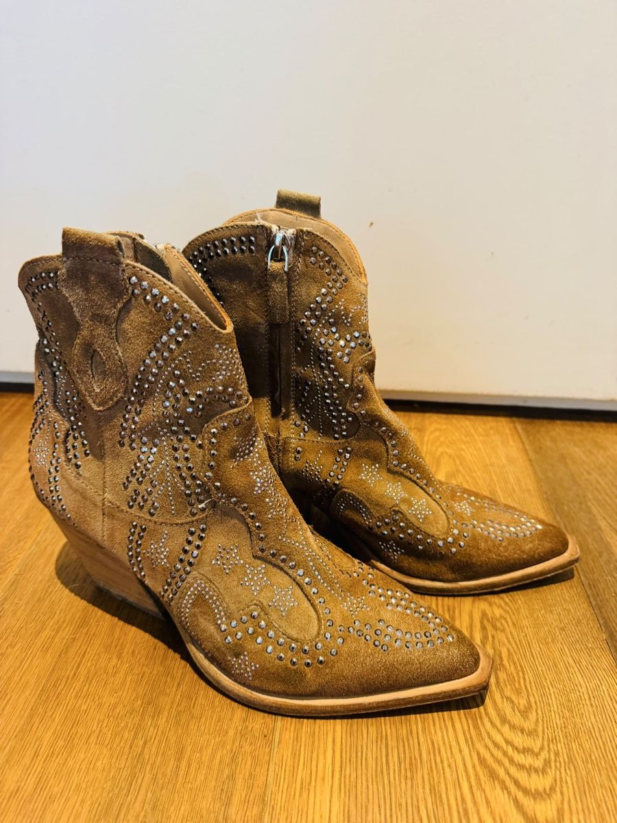 Damenschuhe: Cowboy Stiefel Gr.40 – Gebraucht aus Moosseedorf von mswalker 1
