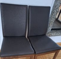 4 Stühle dunkelbraun Holzgestell guter Zustand