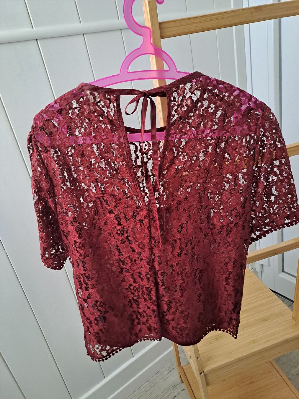 H&M Chemisiers: Spitzenbluse H&M Farbe Weinrot Gr. 42  – D'occasion à Rickenbach LU par bishiida 2