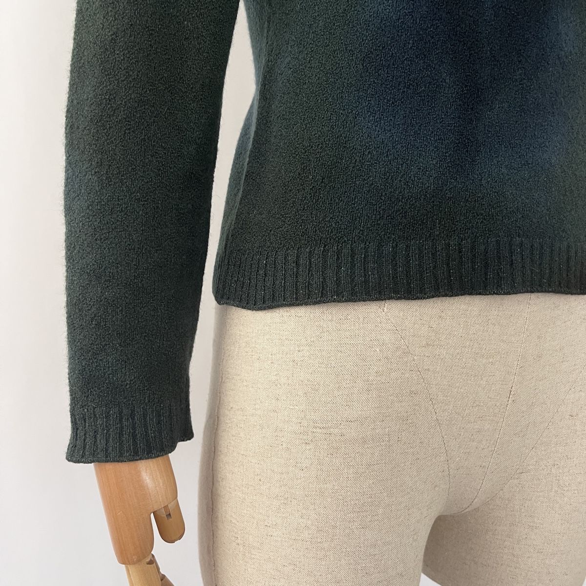 Escada Maglioni & Felpe: ESCADA Cashmere Sweater – Nuovo (secondo la descrizione) da Emmen venduto da Avviivva_Com2023 2