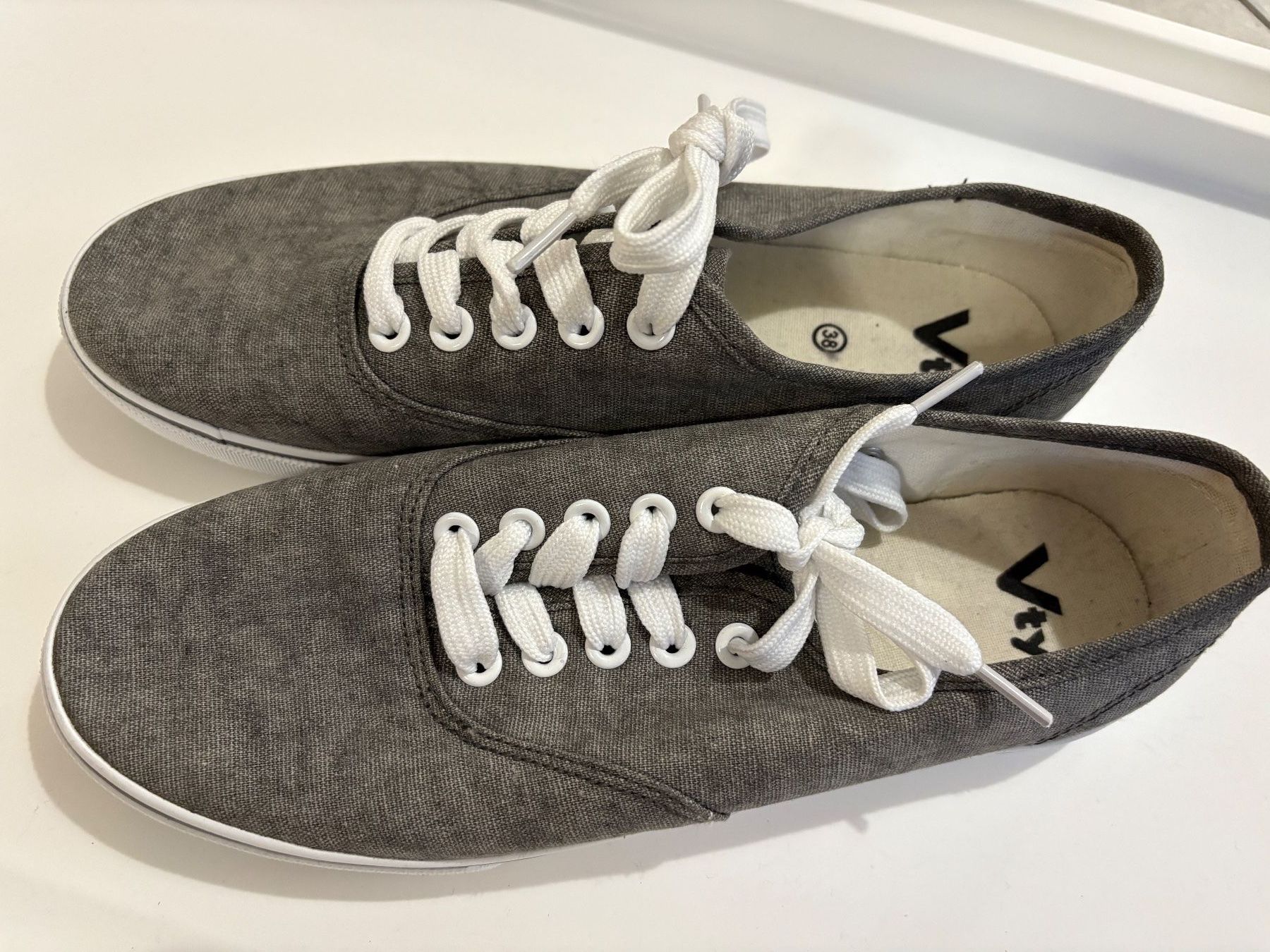 Scarpe da donna: Schuhe Vty Grösse 38 – Usato da Auenstein venduto da 5222