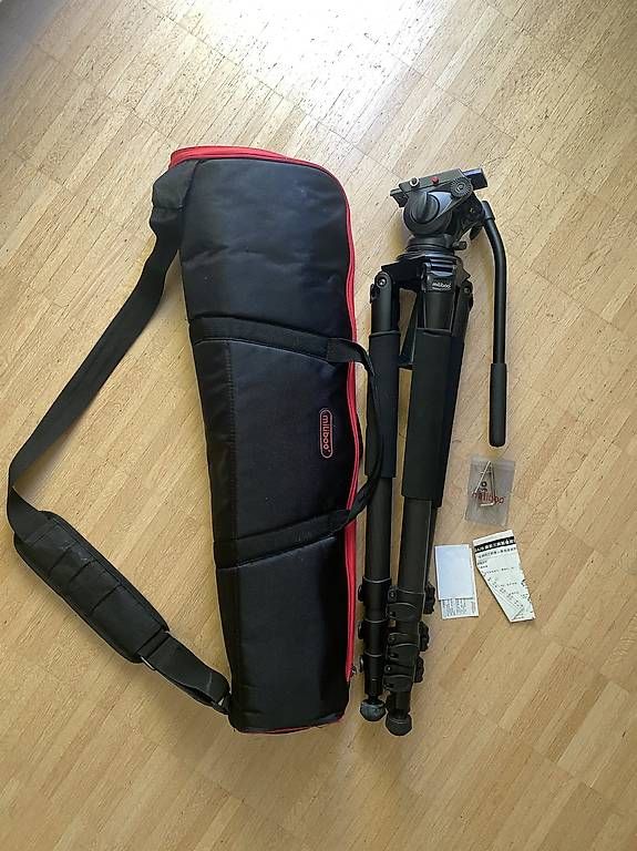 Trépieds & Accessoires: miliboo MTT702B Profi-Carbon-Stativ – D'occasion à Zürich par doufda 2
