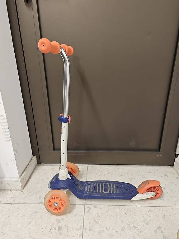 Kickboard: Vends trotinette enfants – Gebraucht aus Neuchâtel von nbr_z8jr