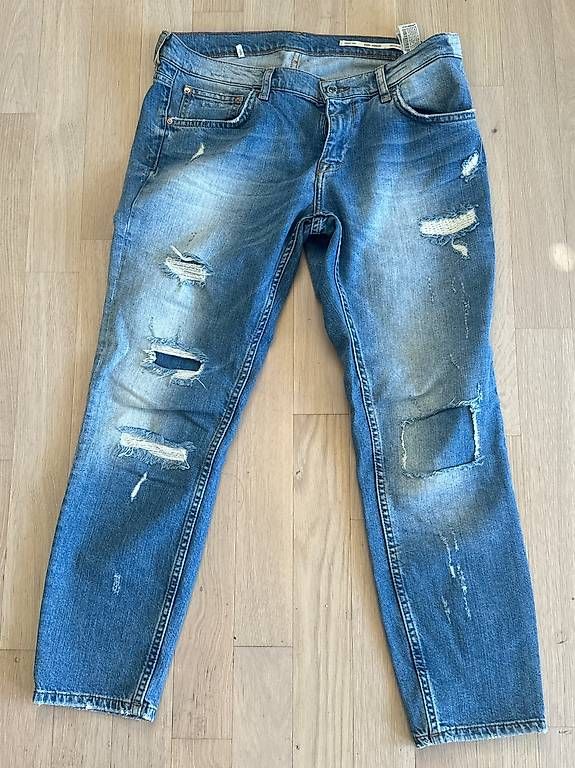 Zara Jeans: Zara Jeans Mid Rise – Nuovo (secondo la descrizione) da Zürich venduto da nik_tw2j