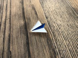 Pin Anstecker Papierflieger Origami Flugzeug