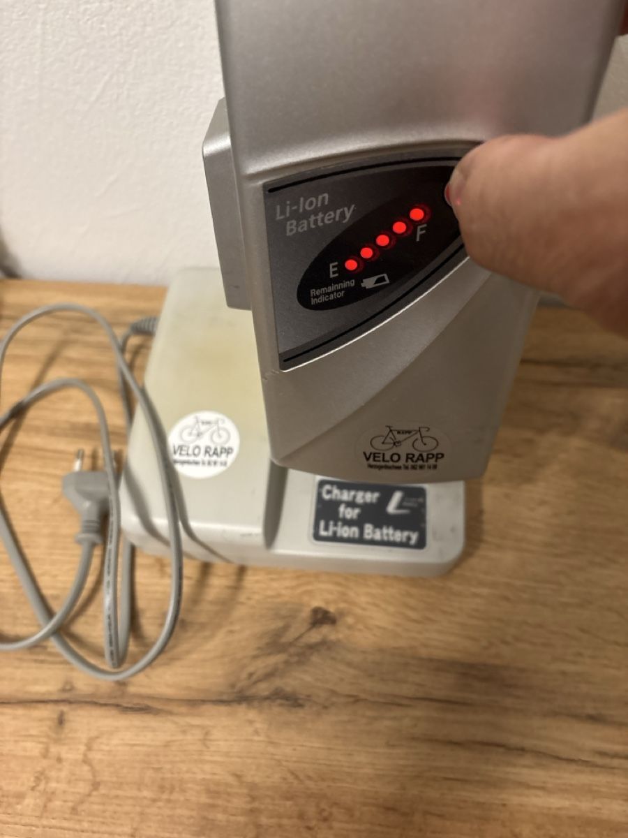 Panasonic Caricatori & Batterie: Ladegerät und Akku2 26v – Usato da Graben venduto da prz_92st 2