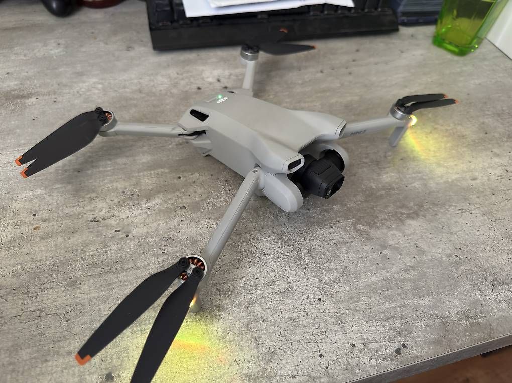 Modellismo RC: DJI Mini 3 Fly More Combo + RC Controller + Zubehör – Usato da Basel venduto da xvl_sq6l 1