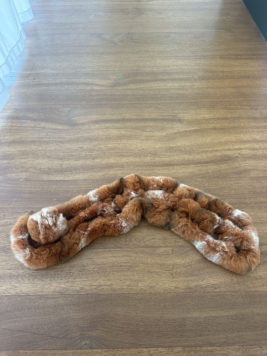 Foulard & Sciarpe: Brown fur scarf – Usato da St. Niklausen LU venduto da lau_259n