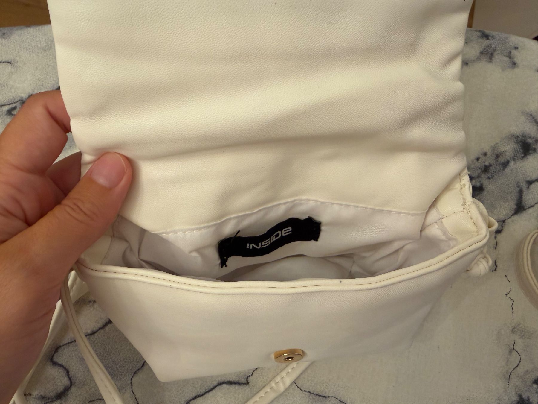 Borse da donna: Umhängetasche weiss klein – Usato da Schübelbach venduto da flo_z6vh 1