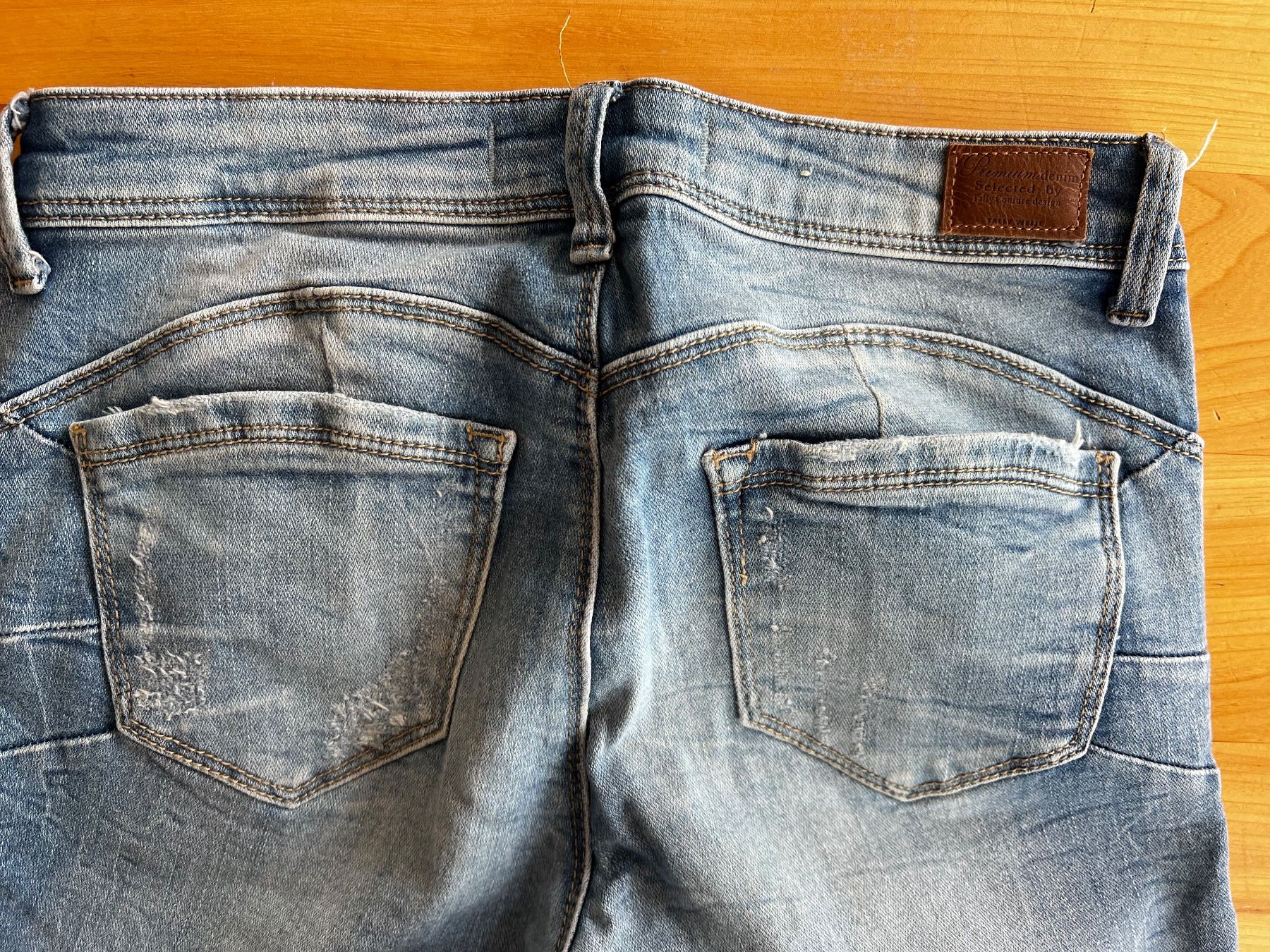Jeans: Jeans – D'occasion à Oberglatt ZH par dauerbrenner 1