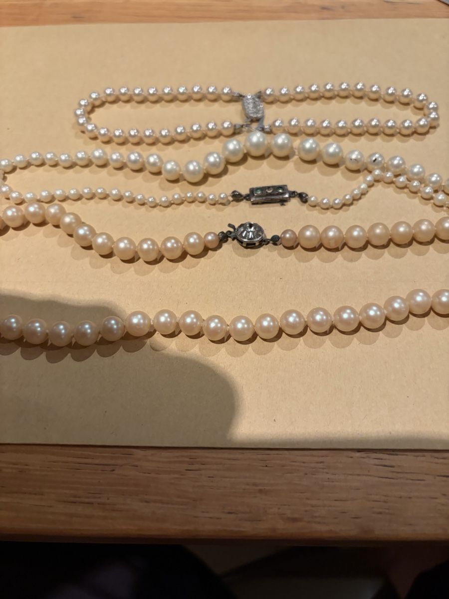 Sonstiger Schmuck: Colliers et bracelet en perles  – Gebraucht aus Echallens von JAR69 1