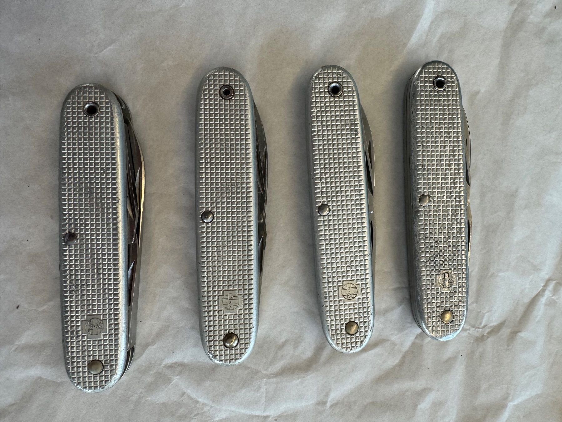 Schweizer Armee Coltelli tascabile: Schweizer Soldatenmesser Victorinox – Usato da Kestenholz venduto da Sackmesser67