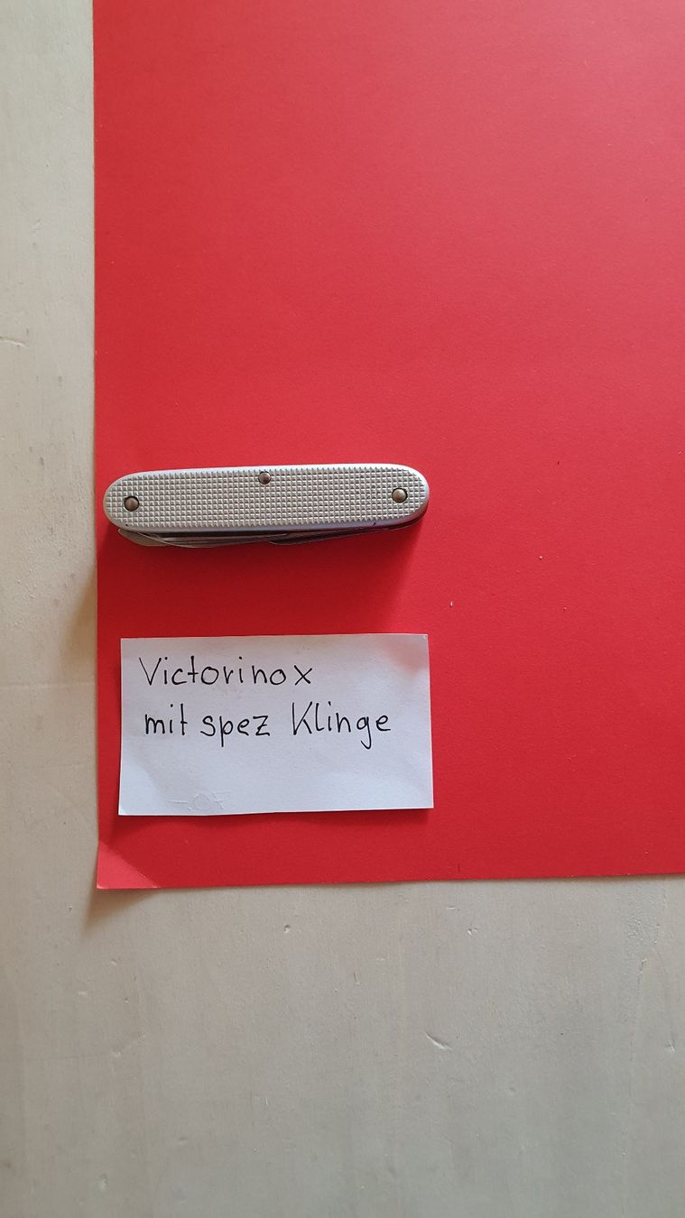 Victorinox Coltelli tascabile: Schweizer Messer Victorinox mit spez. Klinge – Usato da Richigen venduto da Auerhahn11 4