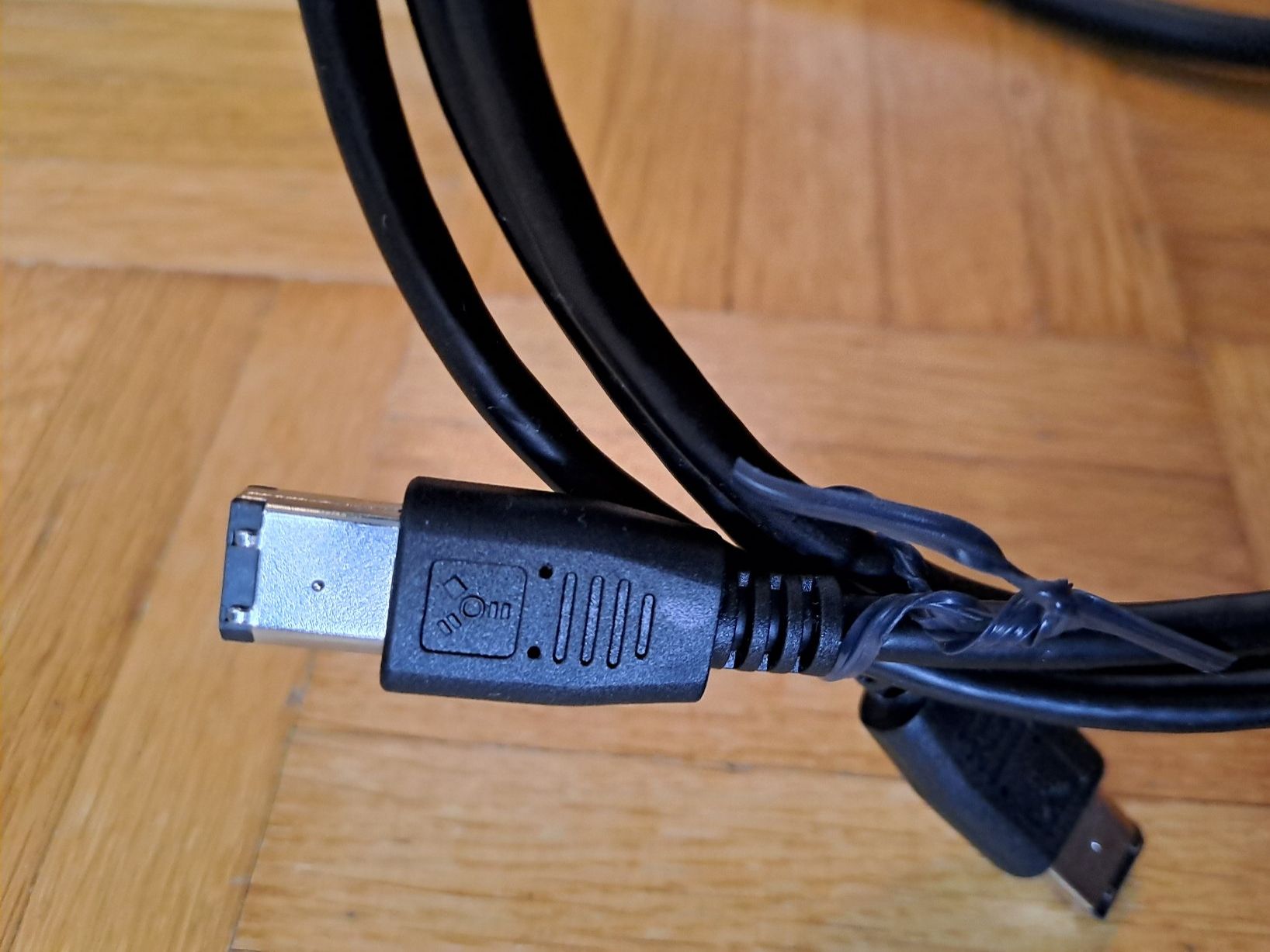 Kabel: FireWire-Kabel 400Mbps – Gebraucht aus Dietikon von Volers 2