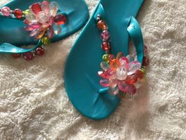 Sommer Flip Flops türkis mit bunter Blume, Grösse 39