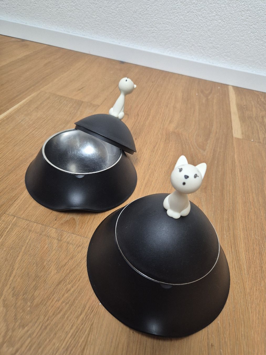 Alessi Contenitori & Simili: Alessi Katzennäpfe mit Deckel – Usato da Zuzgen venduto da SaBee91
