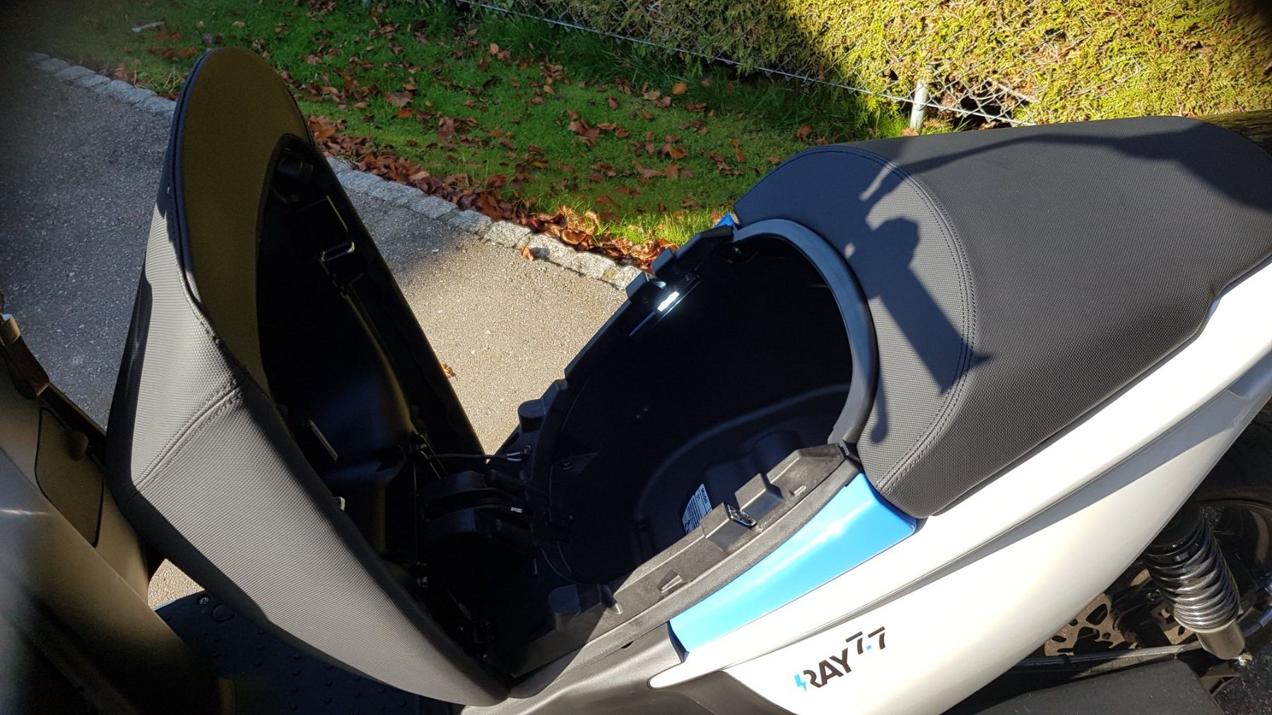 Veicoli elettrici: Elektroroller RAY 7.7 Schnäpchen! – Usato da Huttwil venduto da gropsuhu 8
