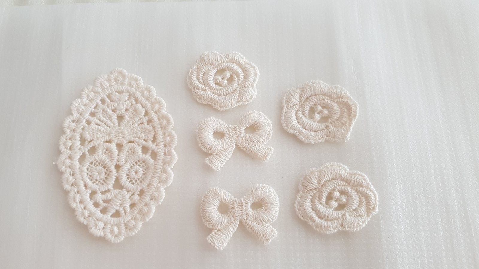 Tessuti: Spitze Applikation Set 6St Off/White. – Nuovo (secondo la descrizione) da Zürich venduto da ata_c8nh