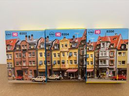 3er Set Kibri H0 Bausatz Stadthäuser 8352, 8354, 8356