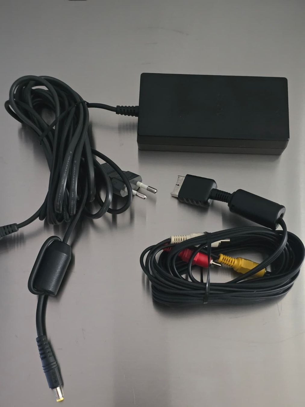Sony Konsolen: Sony PlayStation 2 Slim Silber – Gebraucht aus Emmen von BieteNurSo 4