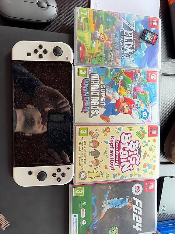 Nintendo Console: Nintendo Switch OLED bianca + 4 giochi  - Usato poco – Usato da THERWIL venduto da atz_5dhp