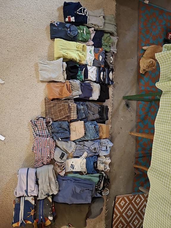 Ensembles coordonnés: Kinderkleidung 122/128 – D'occasion à Eriswil par swe_t72b 2
