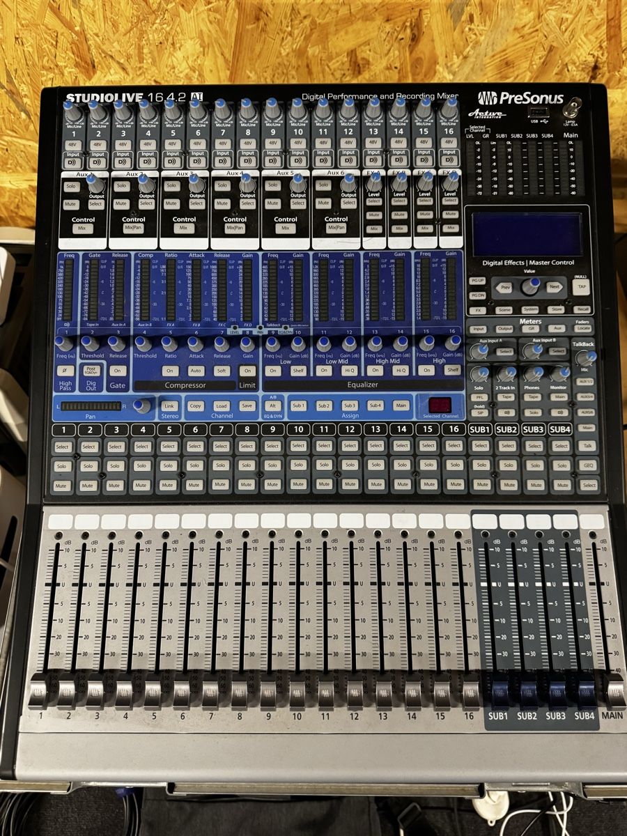PreSonus Mischpulte: PreSonus StudioLive 16.4.2 AI inkl. Flightcase & Ständer – Gebraucht aus Ebikon von lord_mordoc