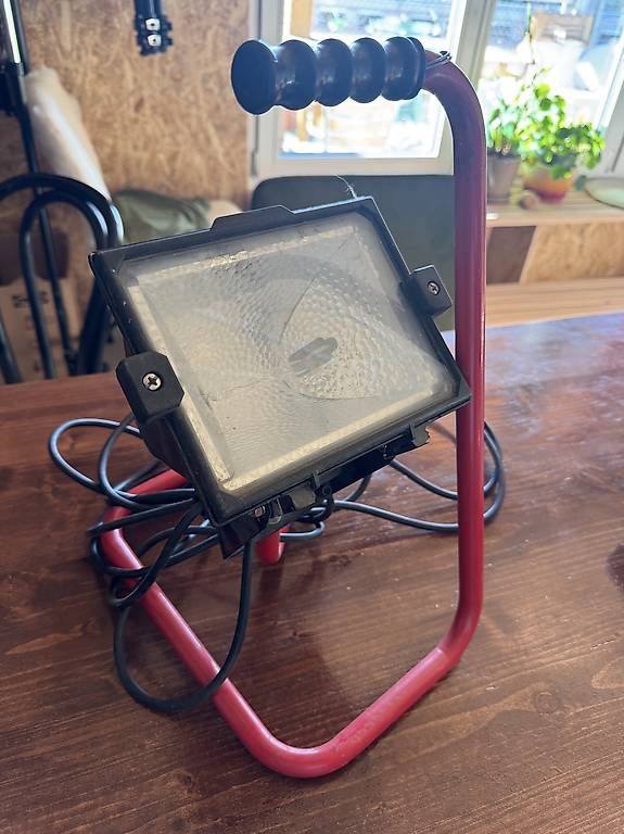 Lampade: Baustrahler – Usato da Bülach venduto da camelkorn