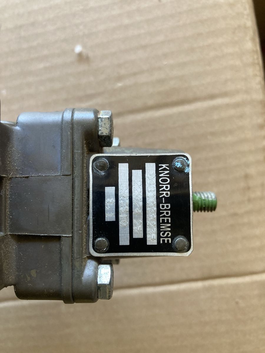 Accessori per altri veicoli: Knorr Druckregler Luftbremse – Usato da Hosenruck venduto da Fox690 3