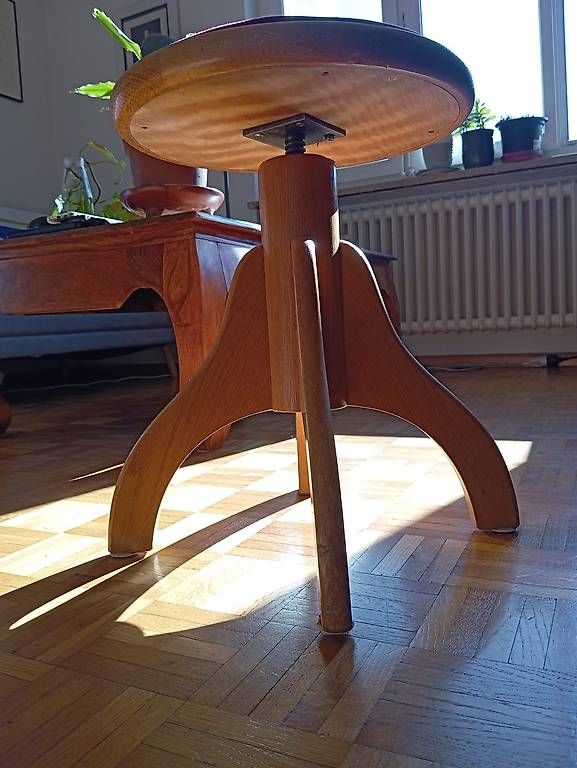 Tabourets: Klavierhocker mit Spindel – D'occasion à Allschwil par lau_lmj5 2