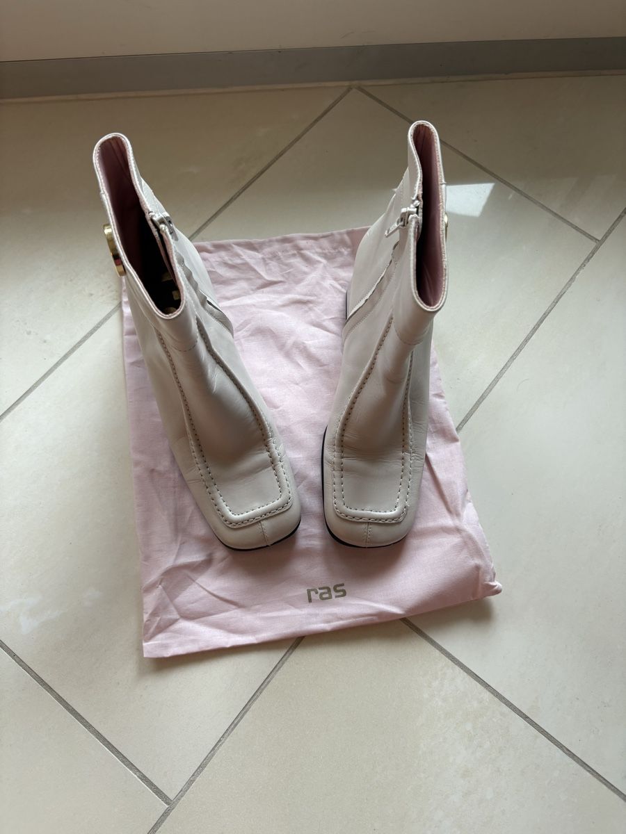 Damenschuhe: RAS Stiefeletten – Gebraucht aus Russikon von Kasabian7