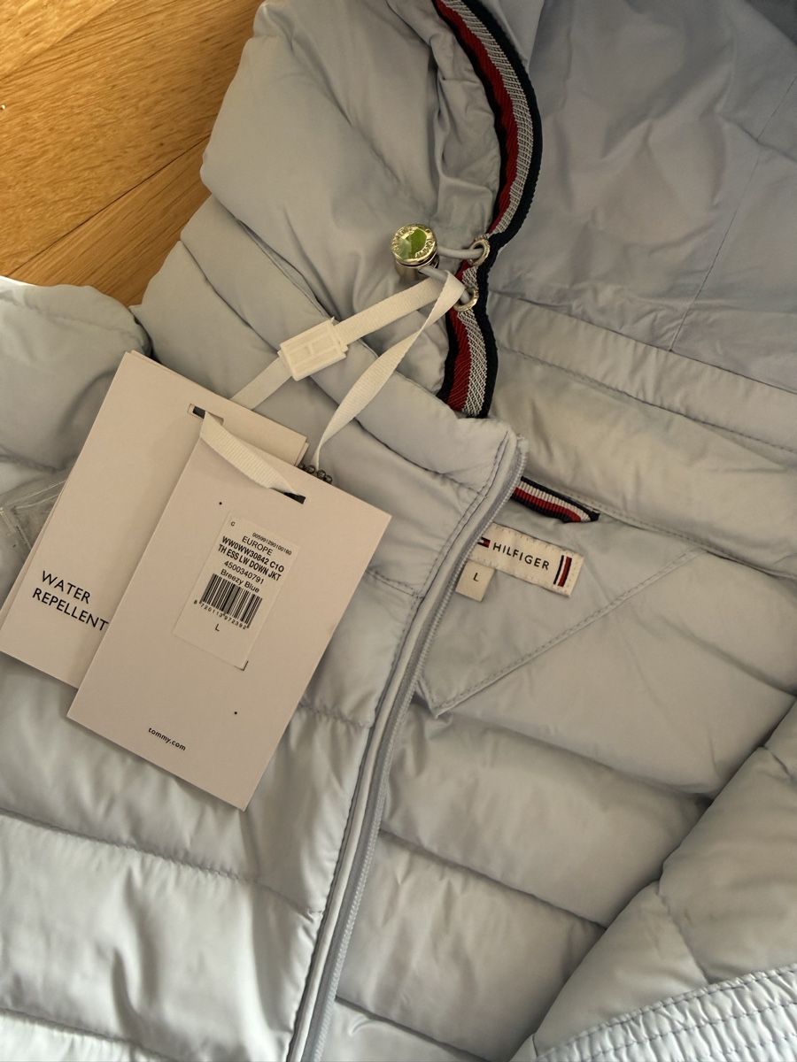 Tommy Hilfiger Jacken: Daunenjacke Tommy Hilfiger – Neu und originalverpackt aus Goldswil von julia_hafner 1