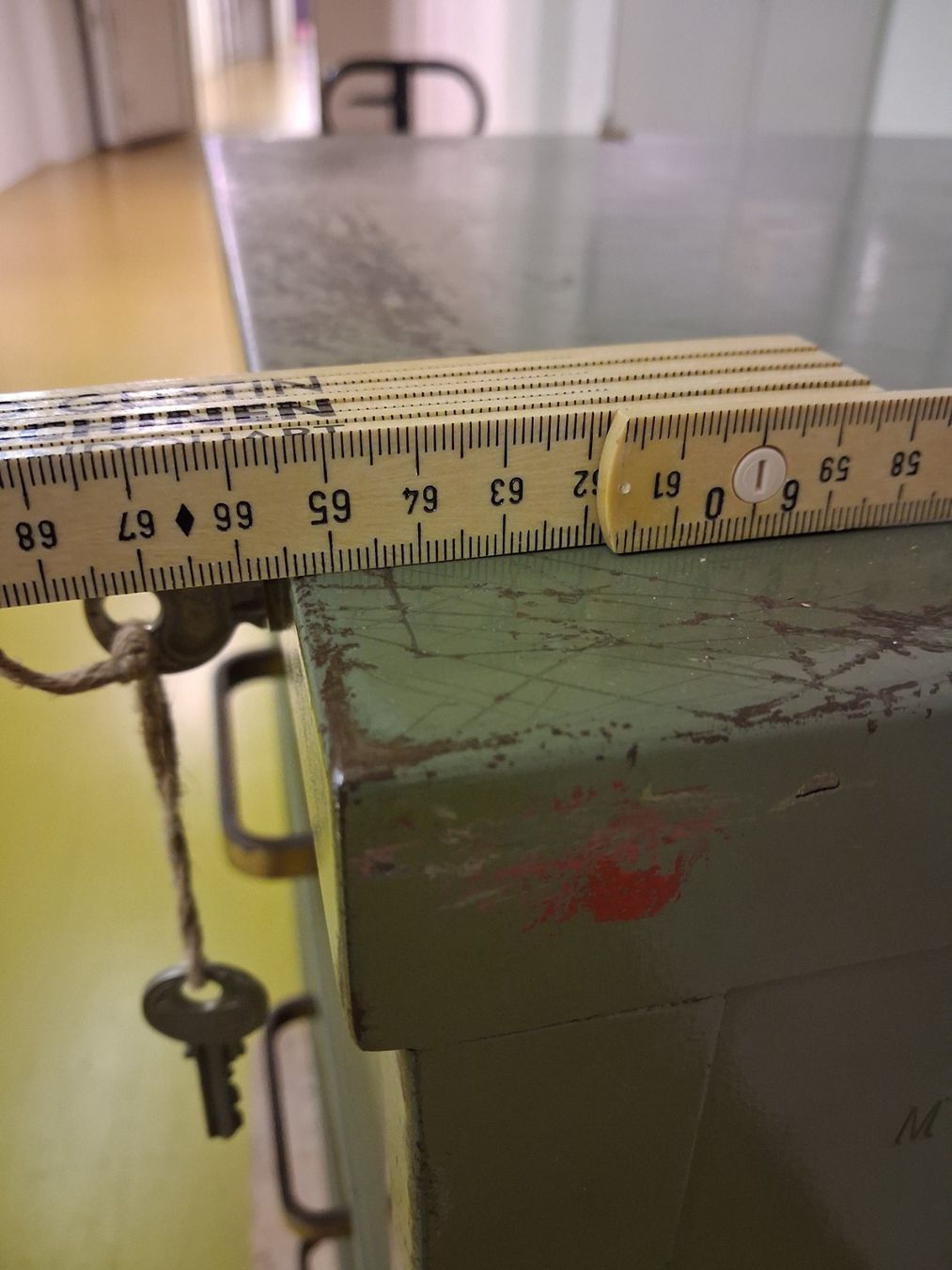 Armoires: Akter Schrank Karteikarten – D'occasion à Winterthur par lampenretter 7