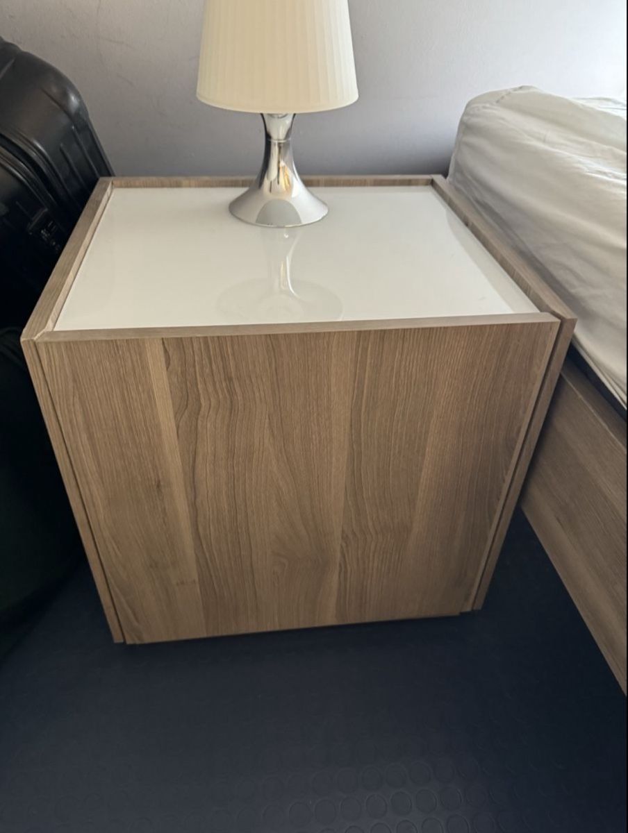 Tables de nuit: 2 Nachttische aus Holz – D'occasion à Zürich par dav_2p5x