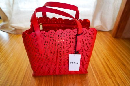 Furla Leder-Handtasche in rot, neu mit Etikett
