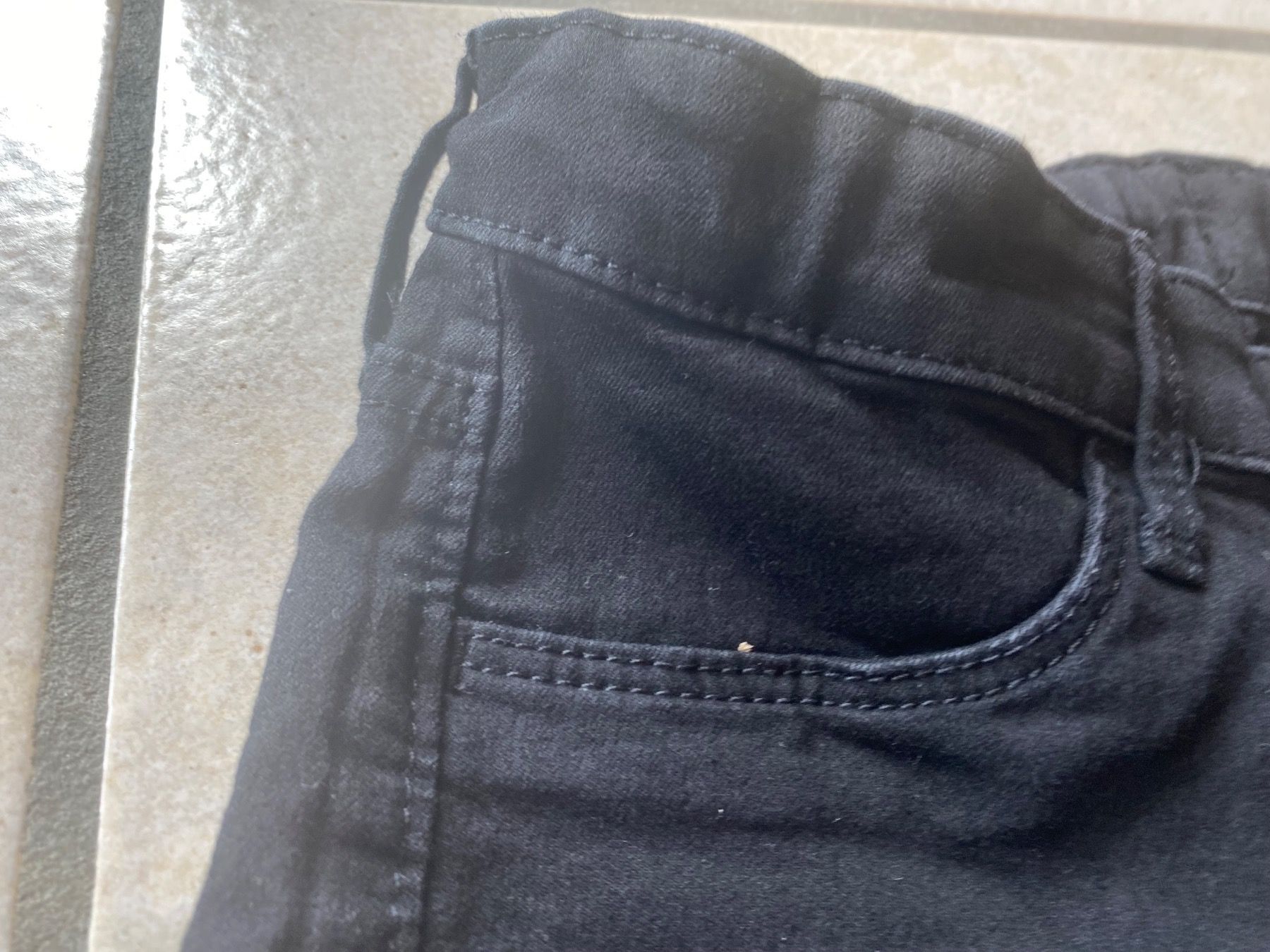 H&M Pantaloni: Pantalon 140 H&M noir Stretch – Usato da Orpund venduto da Mary8972 2