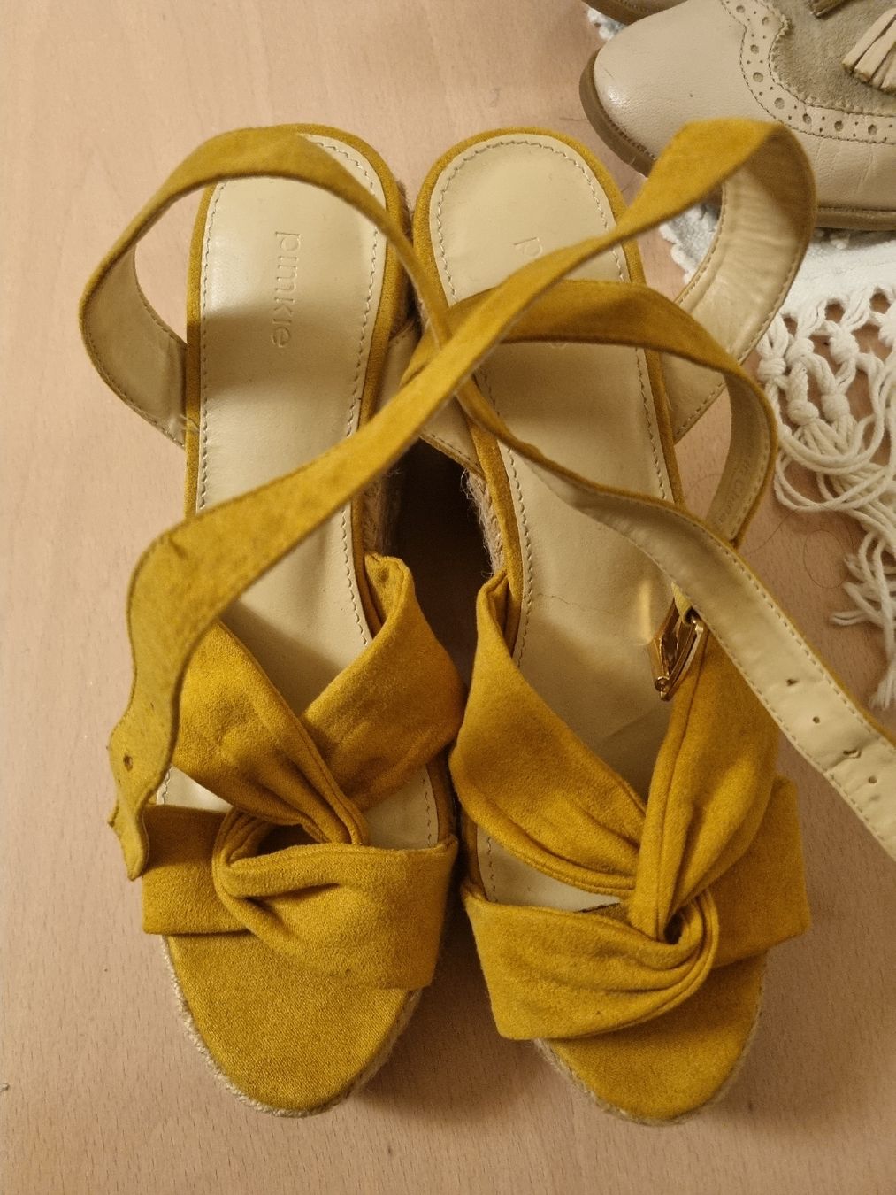 Scarpe da donna: Sandales 37 jaune moutarde – Nuovo (secondo la descrizione) da Peseux venduto da Seven_life 2