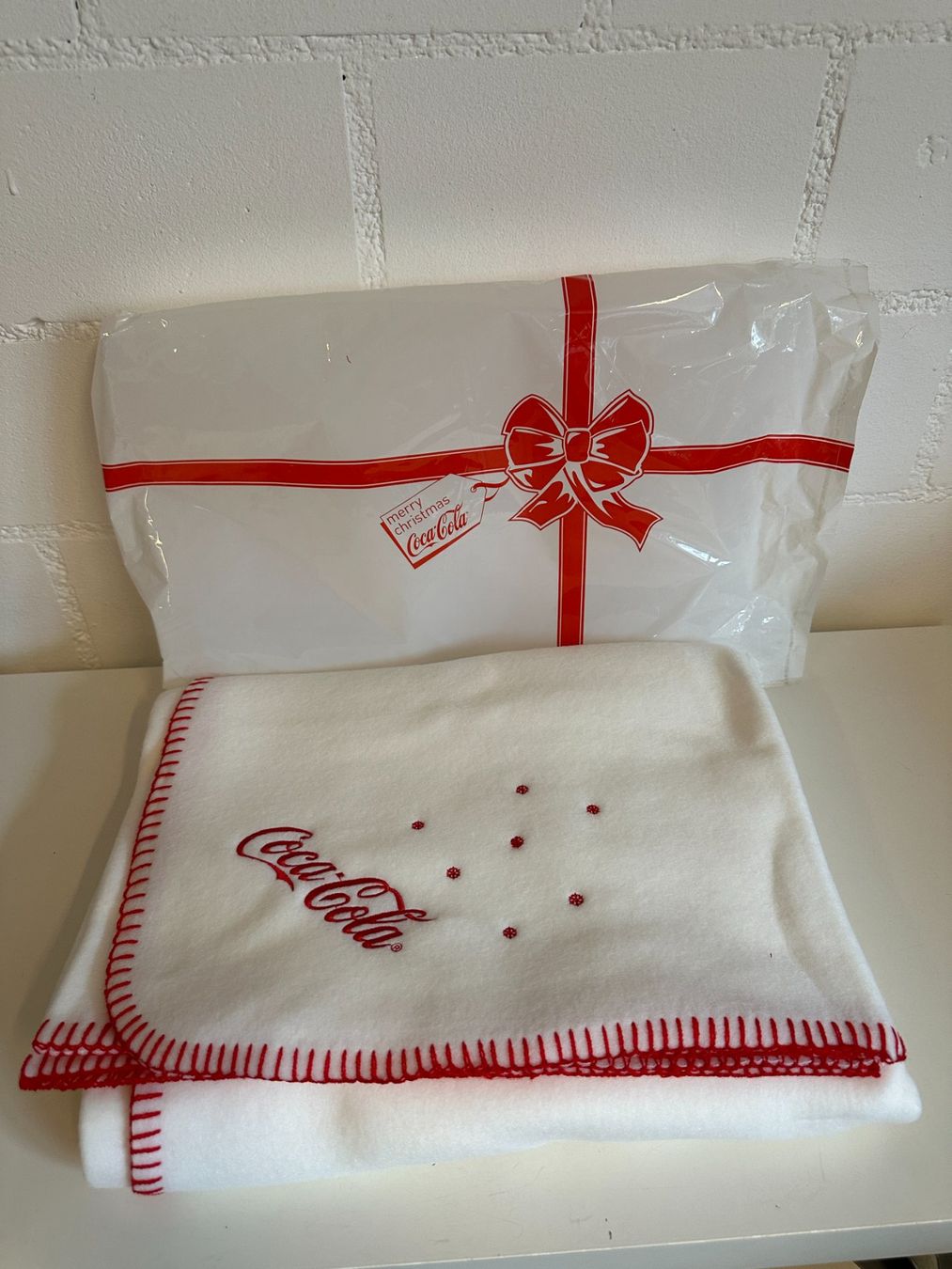 Coperte: Fleece Decke "Coca-Cola" NEU, ungebraucht – Usato da Urdorf venduto da ARJN