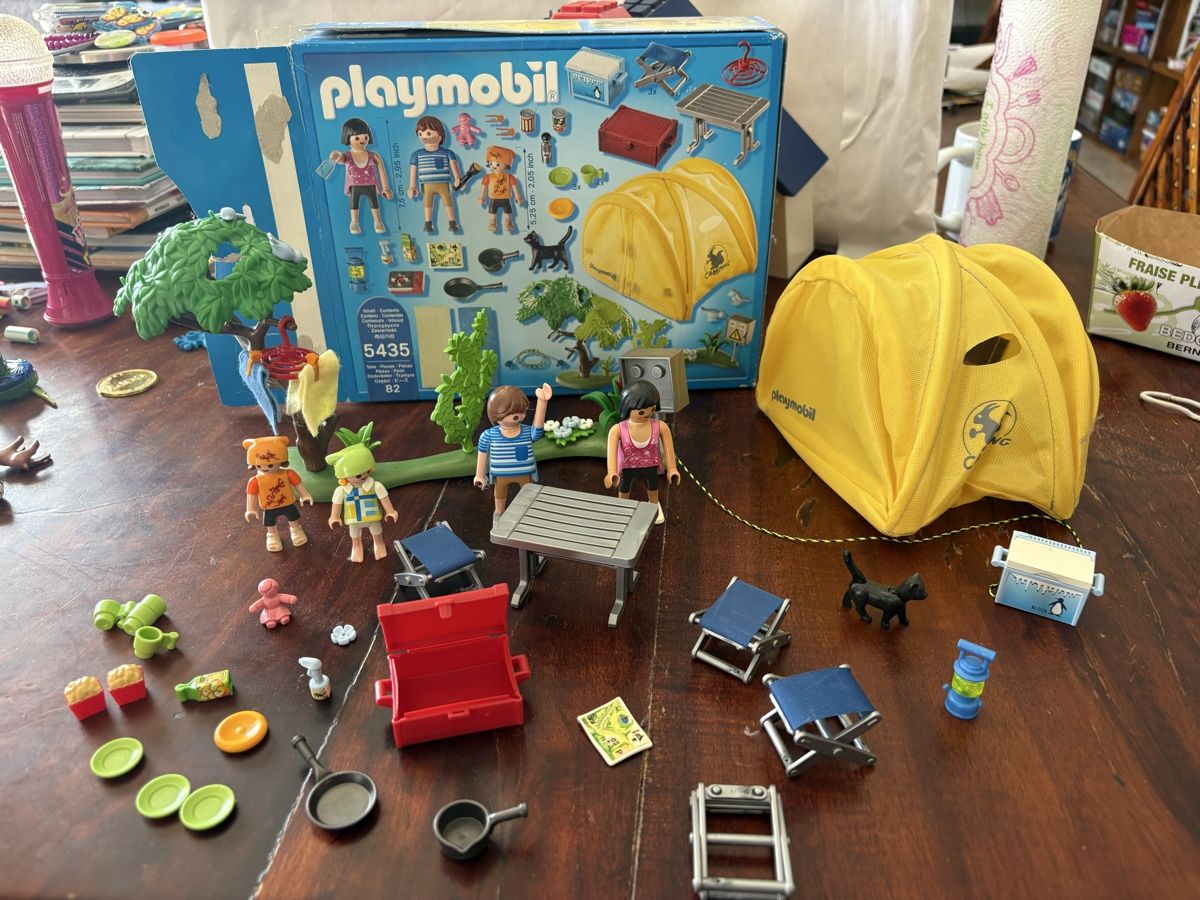 Playmobil Spielzeuge: Playmobil camping en famille – Gebraucht aus Vufflens-la-Ville von newlifegva 2