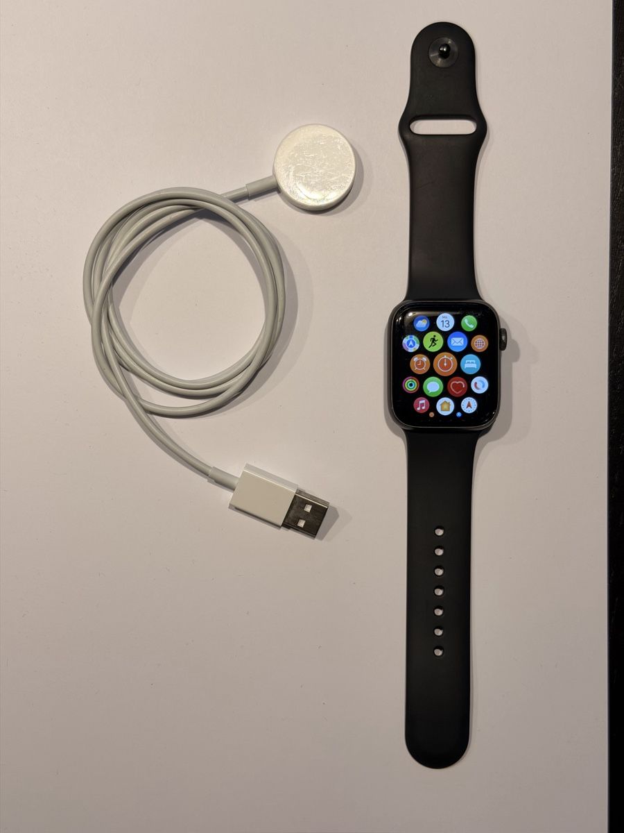 Apple Smartwatch: Apple Watch Series 6 44mm 4G – D'occasion à Einsiedeln par foe_9xrx