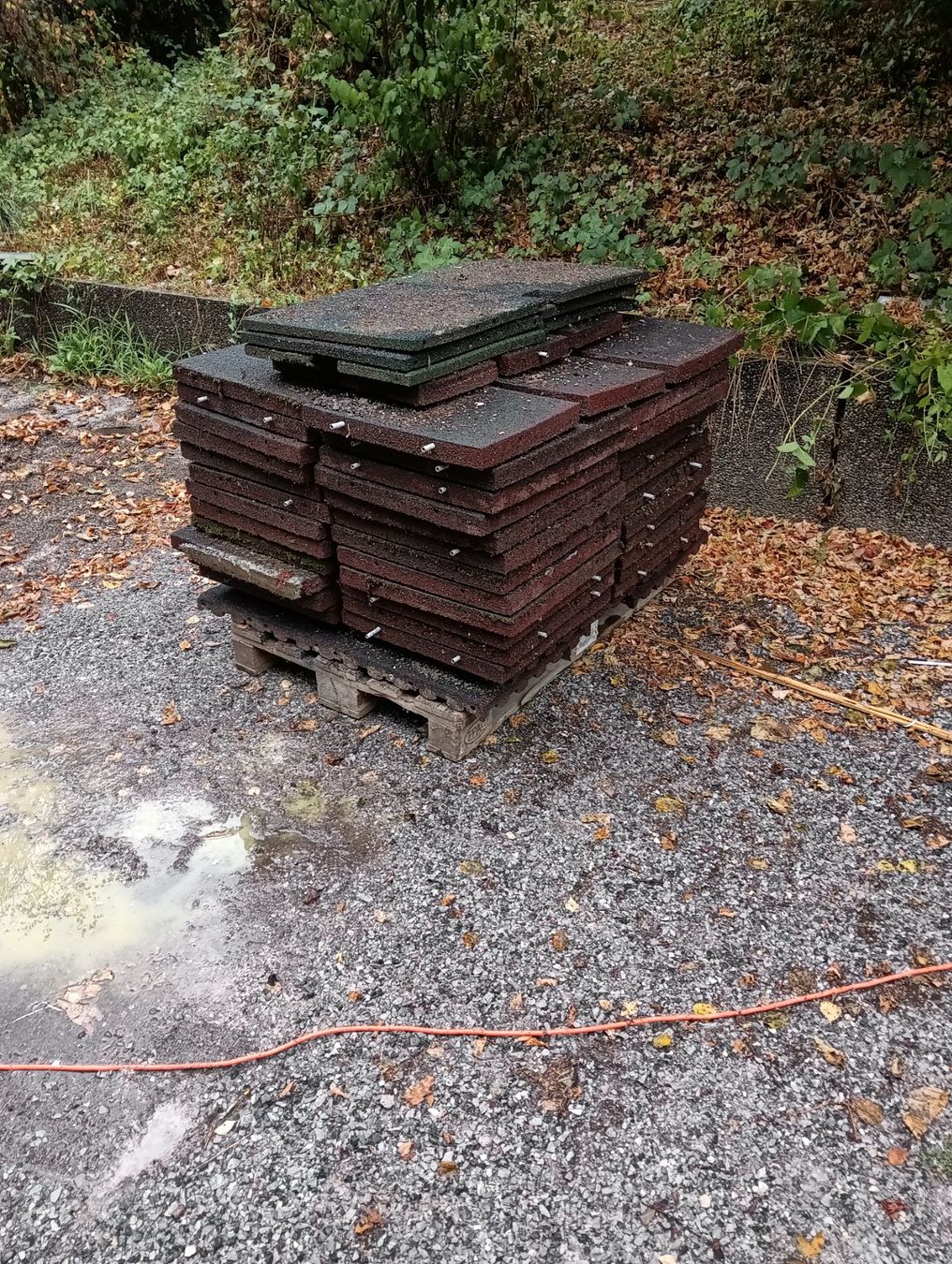 Rivestimenti per pavimenti: Fallschutzmatten – Usato da Gibswil venduto da 995