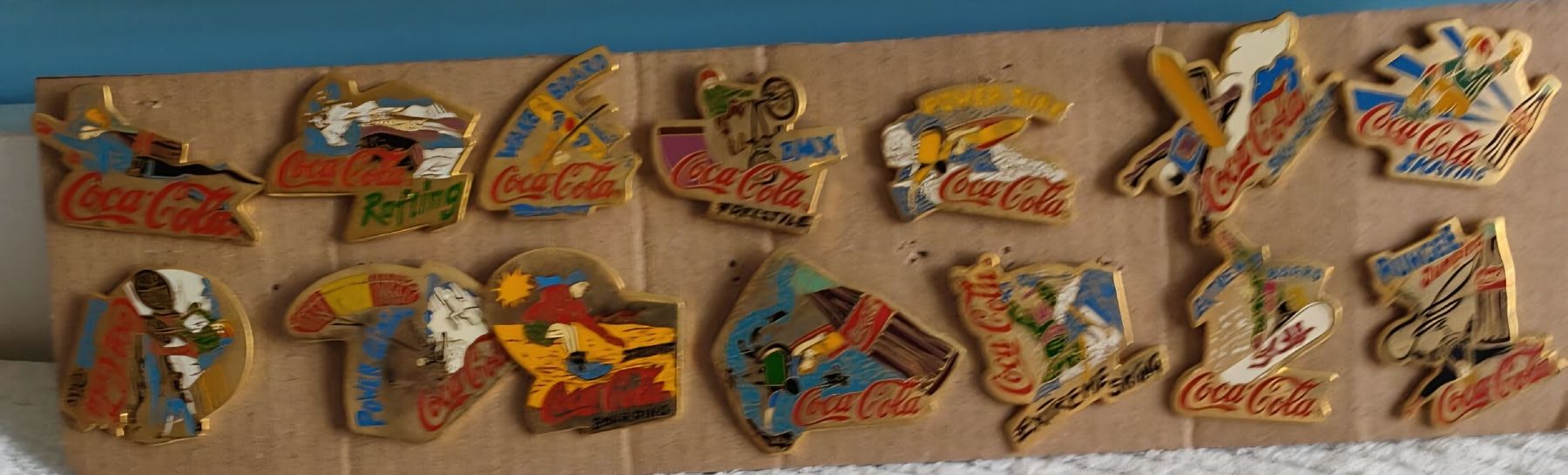 Coca-Cola Plaketten & Abzeichen: 14 Coca Cola Pins – Gebraucht aus Luzern von Luzern_Energy
