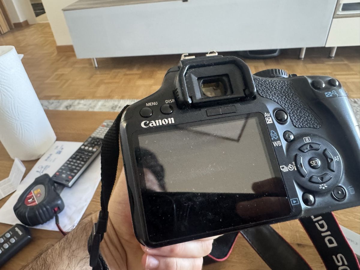 Canon Appareil photo: Canon eos 450D 18 55 objektiv  – D'occasion à Richterswil par mehmetb 2