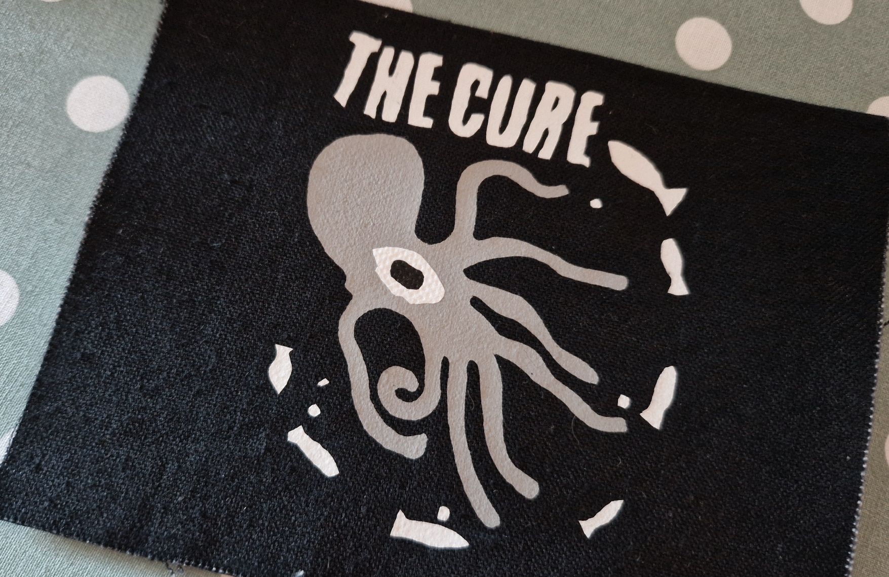 Top: The Cure Patch Octopus Krake Goth Band Merch Post Punk 1985 – Nuovo (secondo la descrizione) da Eglisau venduto da Durango-Eduardo 2