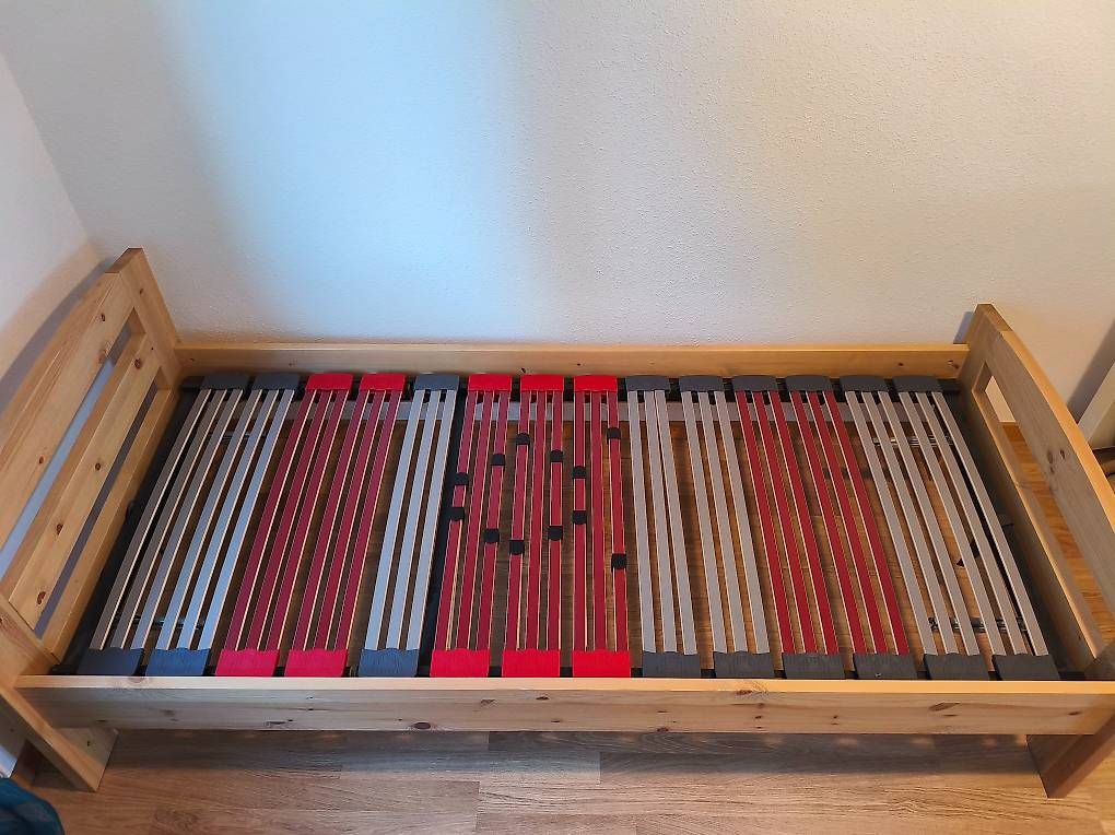 Lits: Bett mit Lattenrost – D'occasion à Bellach par JamesonX 2